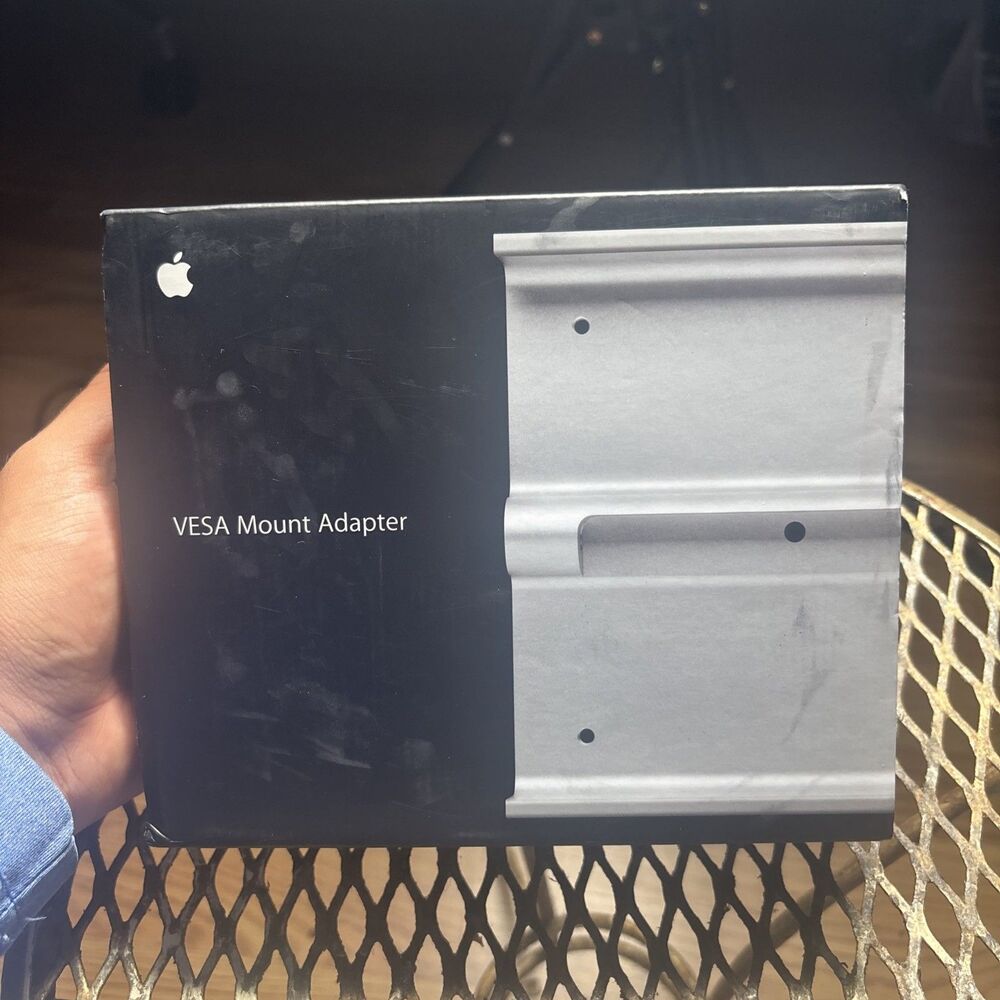 Apple MC772ZM/A VESA Mount Adapter Kit Silver A1313